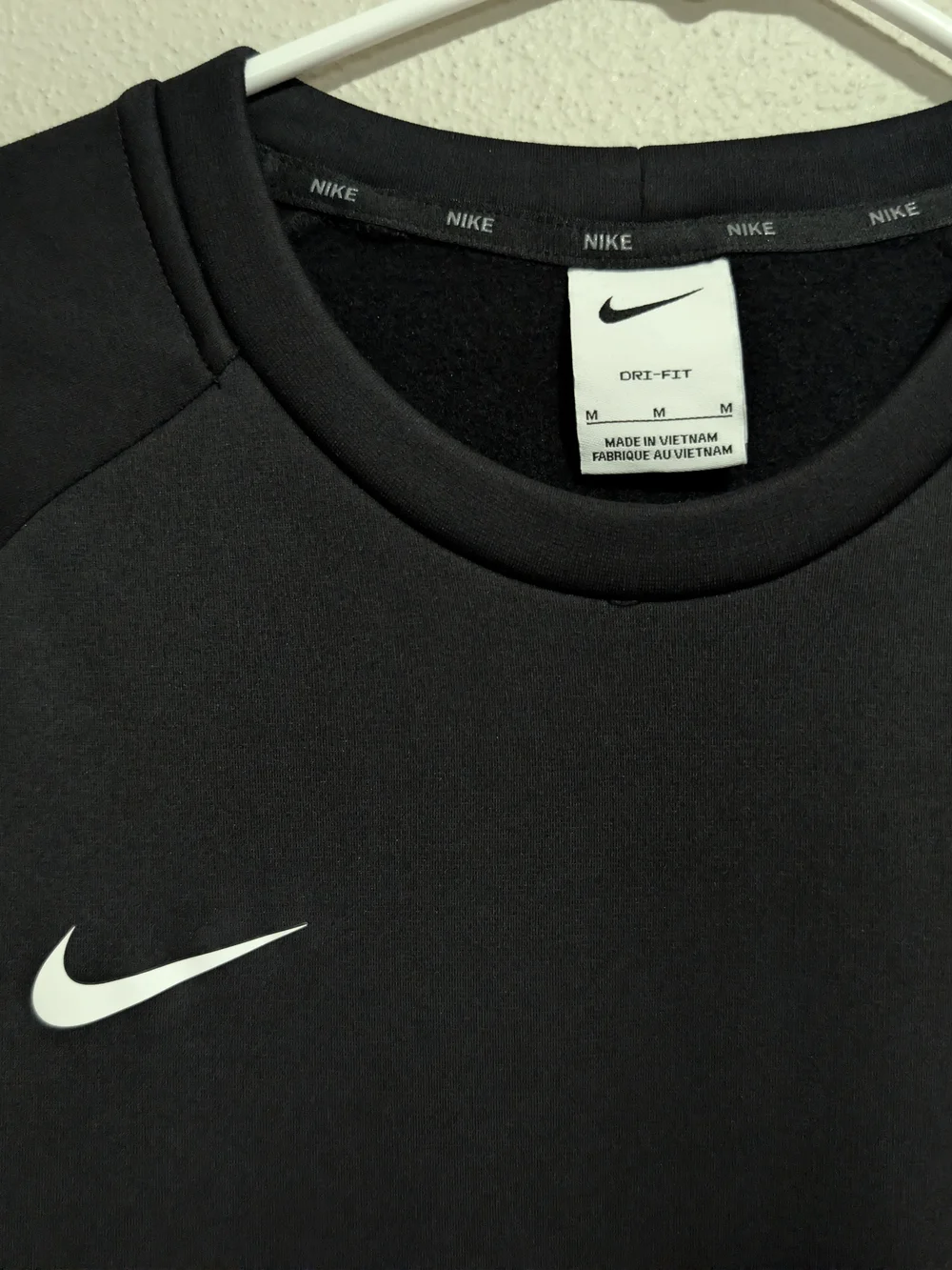 Nike pullover solid